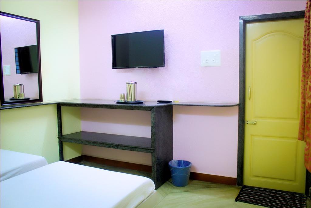 Pms Guest House Pondicherry Esterno foto