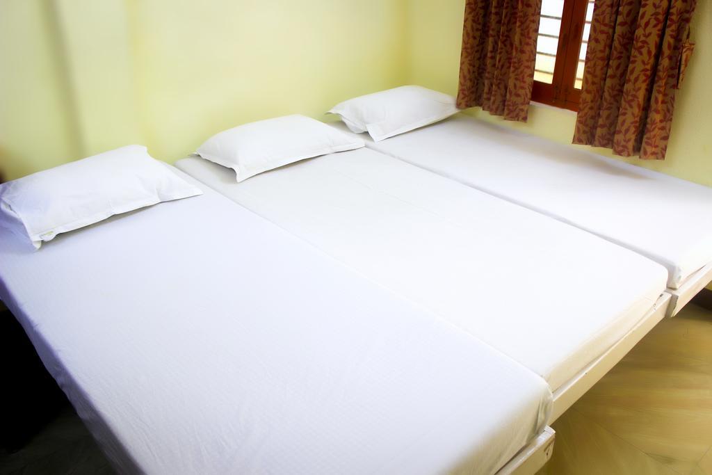 Pms Guest House Pondicherry Esterno foto